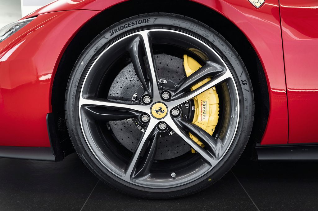 ferrari-racing-seats-lift-jbl-carbon - 4
