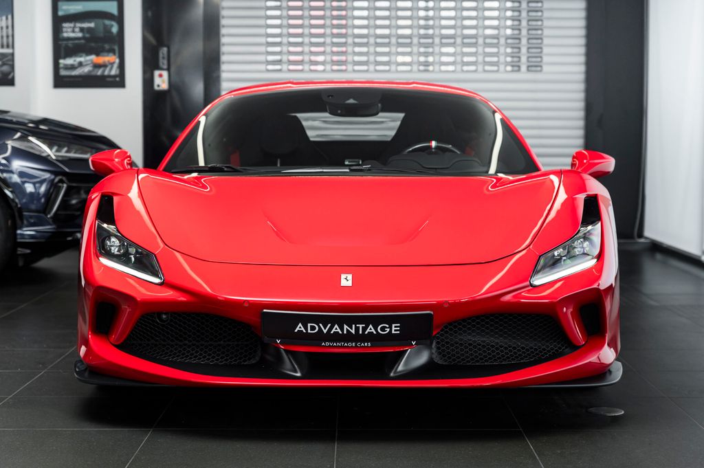 ferrari-tributo-lift-kamera-carbon-pas - 1