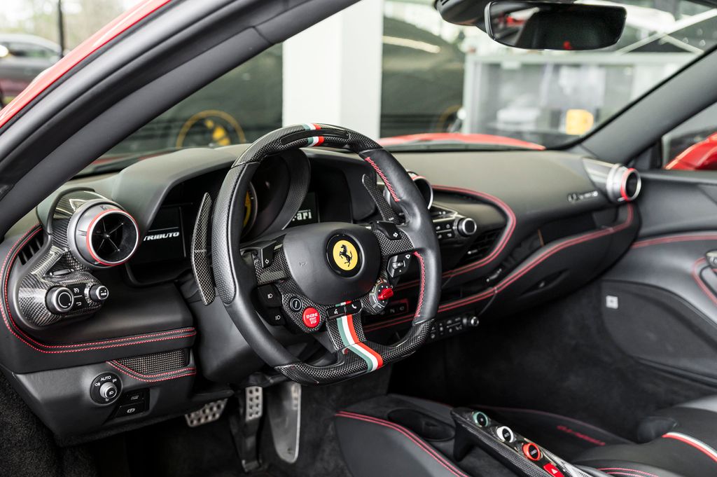 ferrari-tributo-lift-kamera-carbon-pas - 4