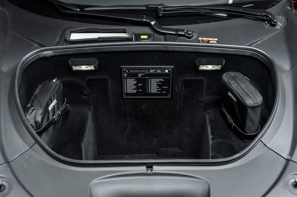 ferrari-tributo-lift-kamera-carbon-pas - 7