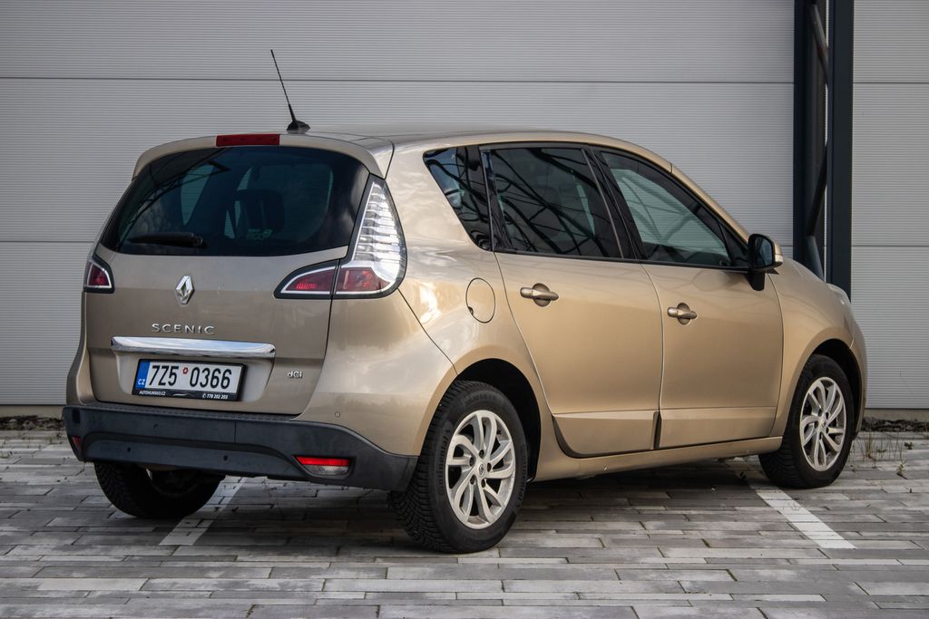 renault-scenic - 4