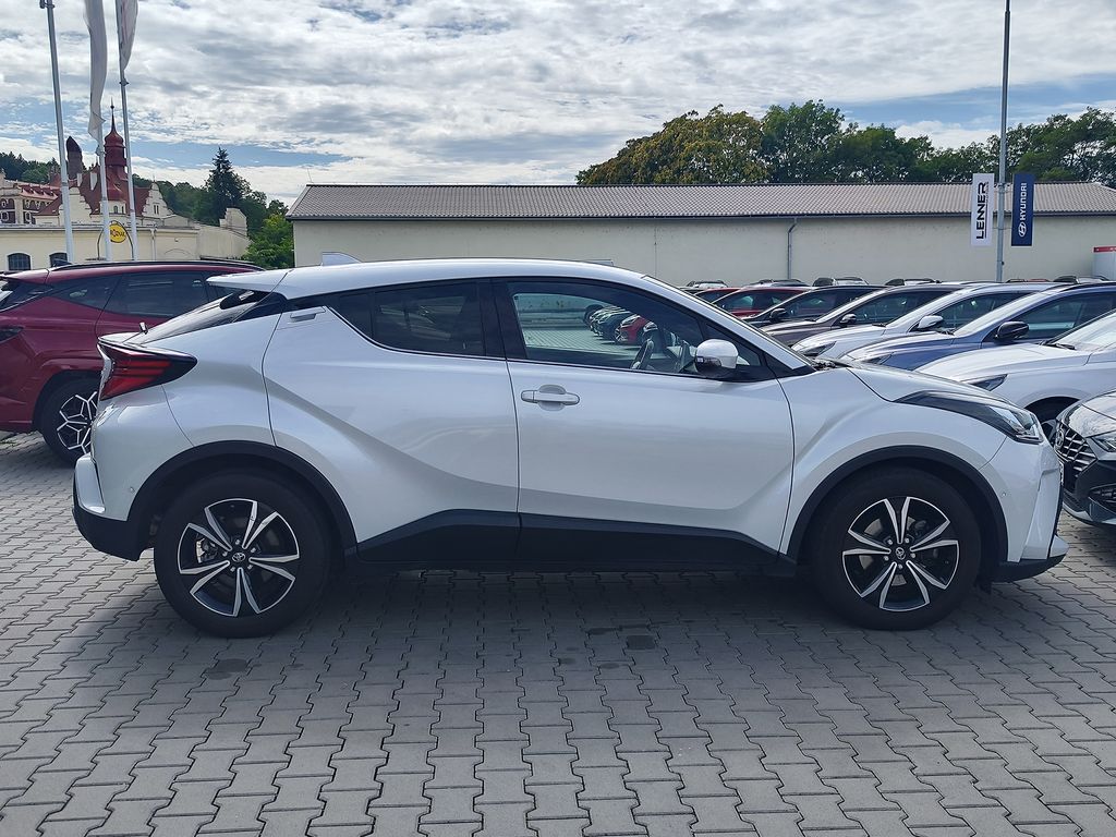 toyota-c-hr-2-0-hev-112kw-executive-e-cvt - 3