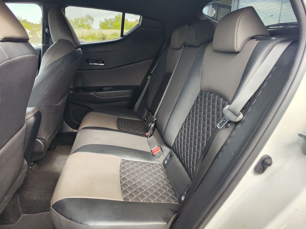 toyota-c-hr-2-0-hev-112kw-executive-e-cvt - 9