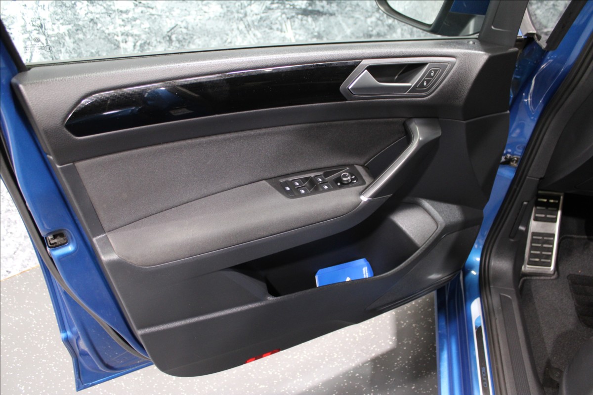 volkswagen-touran-1-4-tsi-comfortline-led - 5