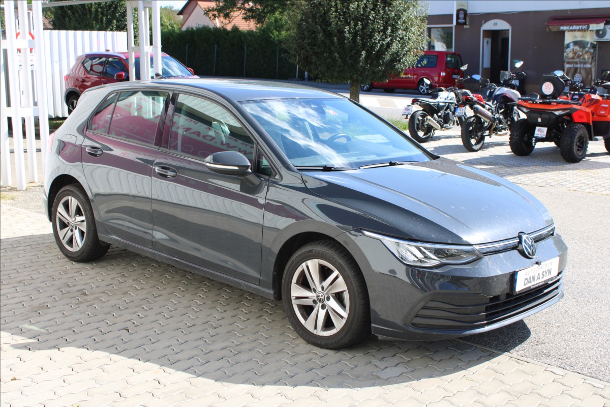 volkswagen-golf-1-0-tsi-life-cz-puvod - 1