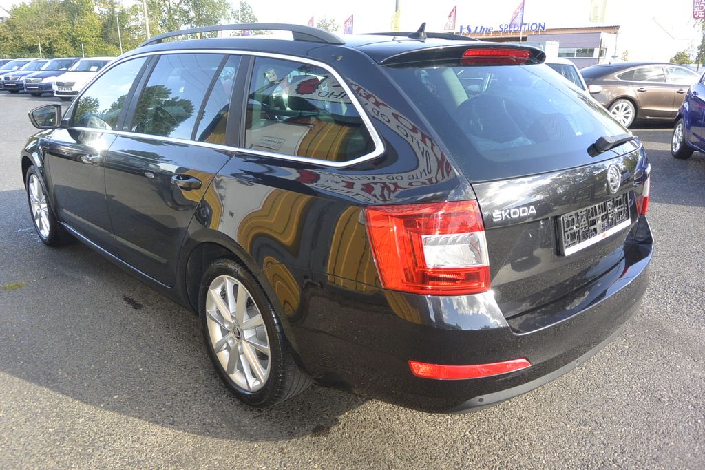 skoda-octavia-2-0tdi-elegance-webasto - 6