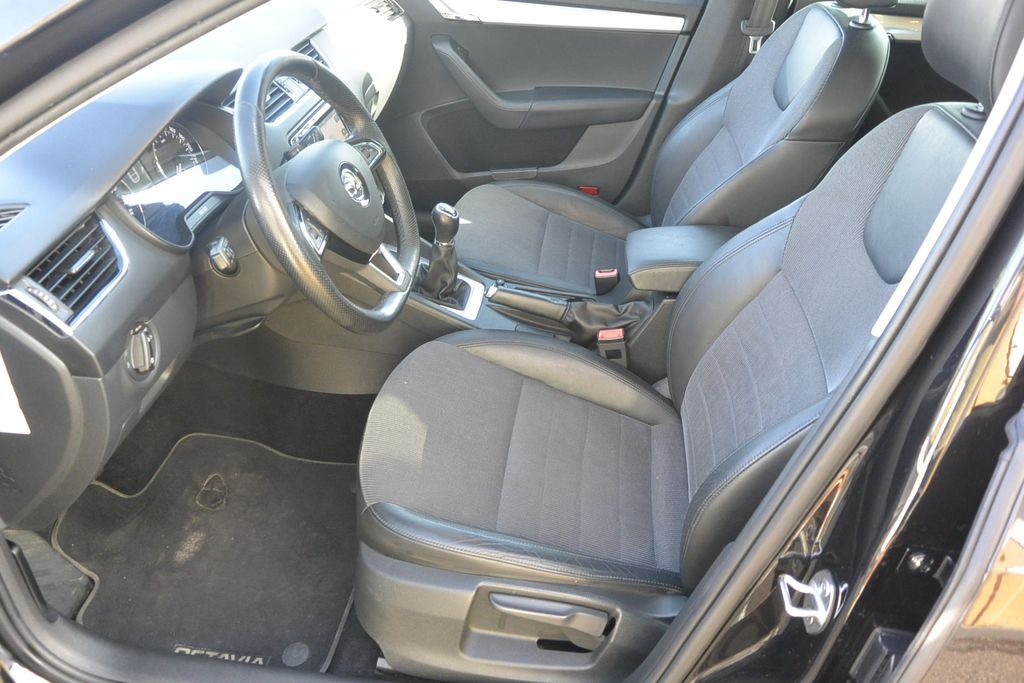 skoda-octavia-2-0tdi-elegance-webasto - 7