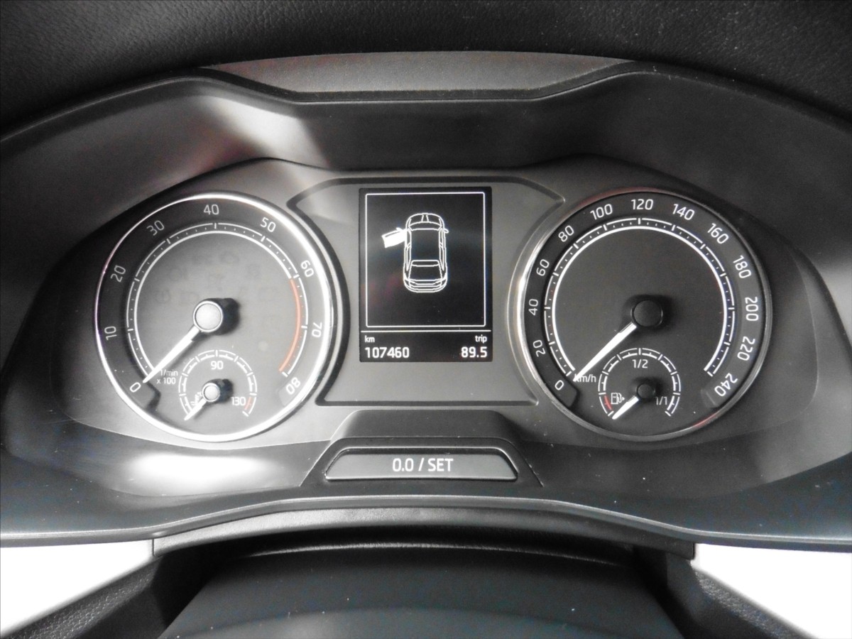 skoda-scala-1-5-tsi-110kw-led-park-temp - 7