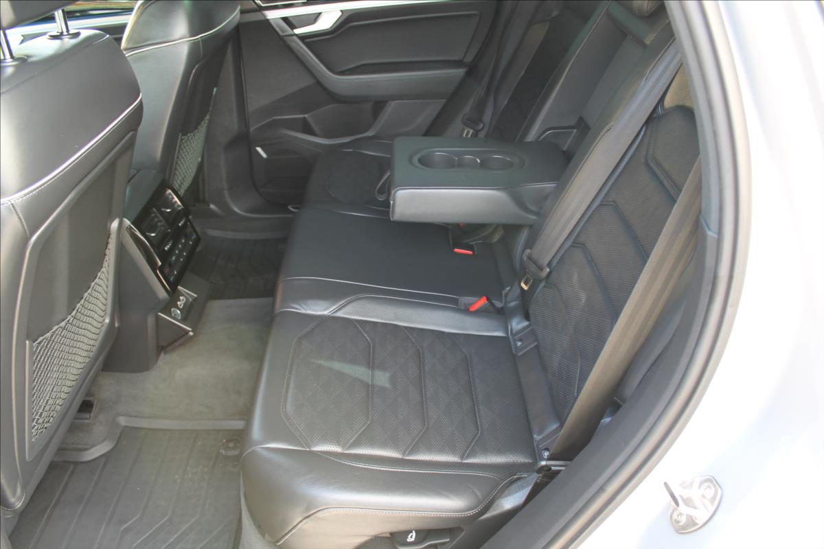 volkswagen-touareg-3-0-tsi-250kw-r-line-dph - 7