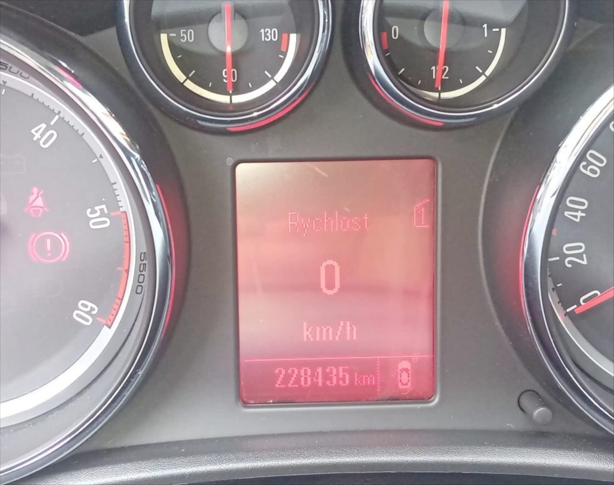 opel-astra-sports-tourer - 6