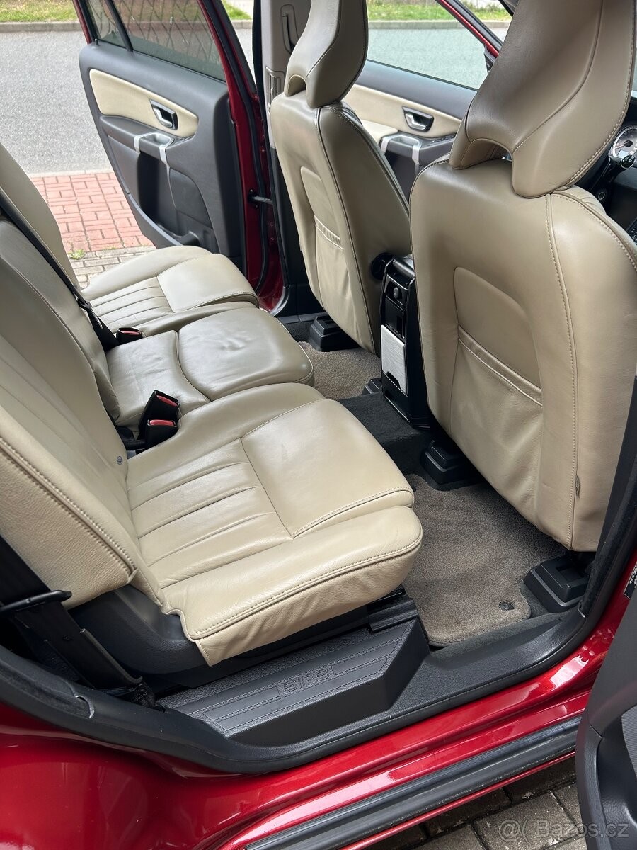 volvo-xc90-2-4-d5-awd-147-kw-cr-101700-km - 9