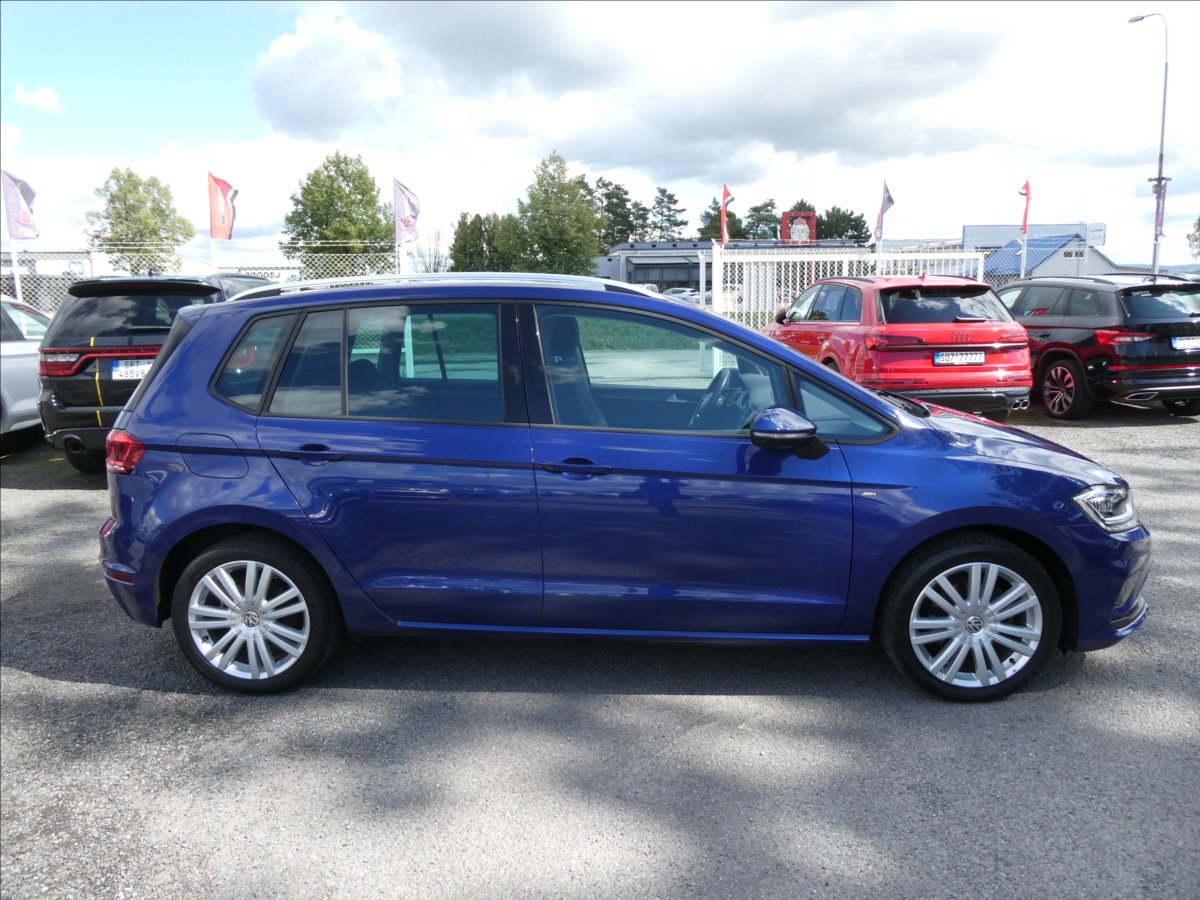 volkswagen-golf-sportsvan-1-5-tsi-96kw-join-led-navigace - 1