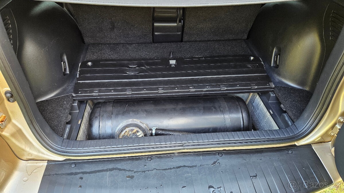 toyota-rav4-2-0-4x4-lpg-116-kw-kuze-tazne - 5