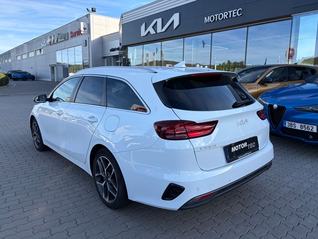 kia-ceed-1-5-t-gdi-7dct-exclusive-sw - 3
