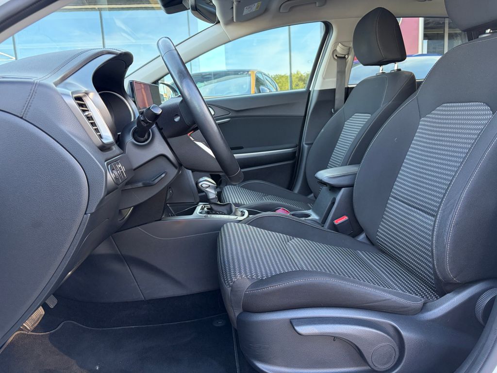 kia-ceed-1-5-t-gdi-7dct-exclusive-sw - 5