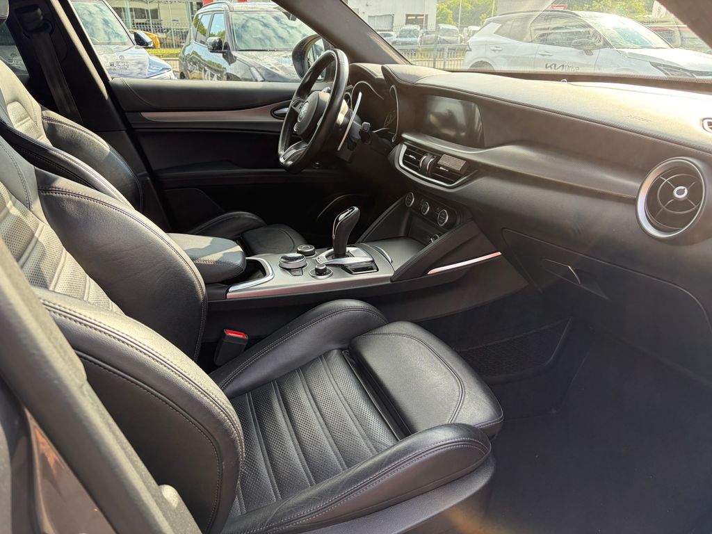 alfa-romeo-stelvio-2-0t-280k-awd-veloce-at8 - 6