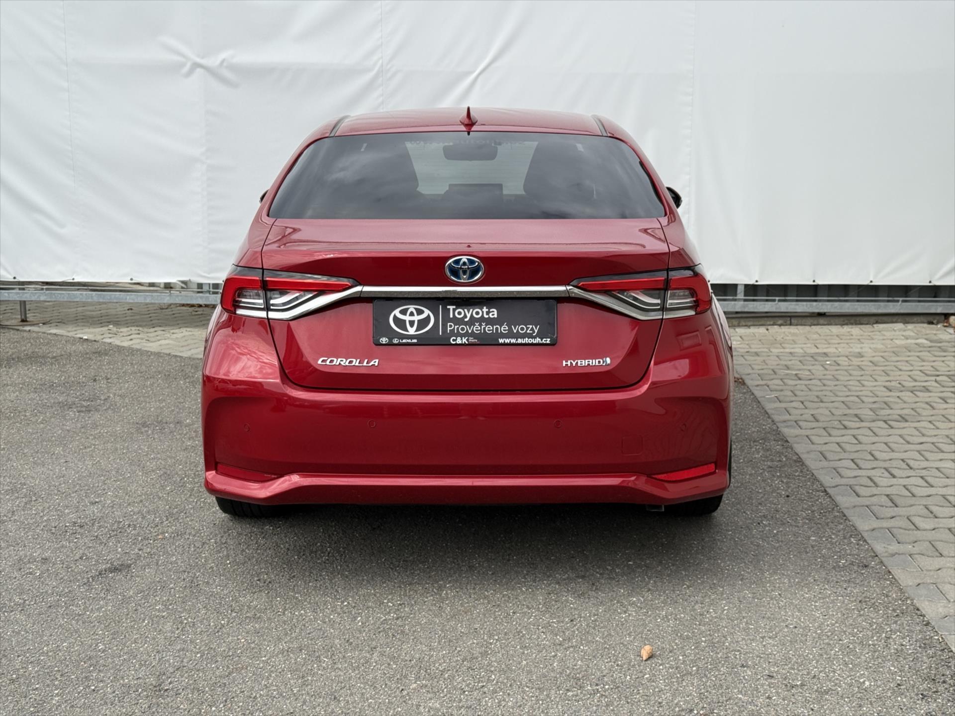 toyota-corolla-1-8-style-hybrid - 4