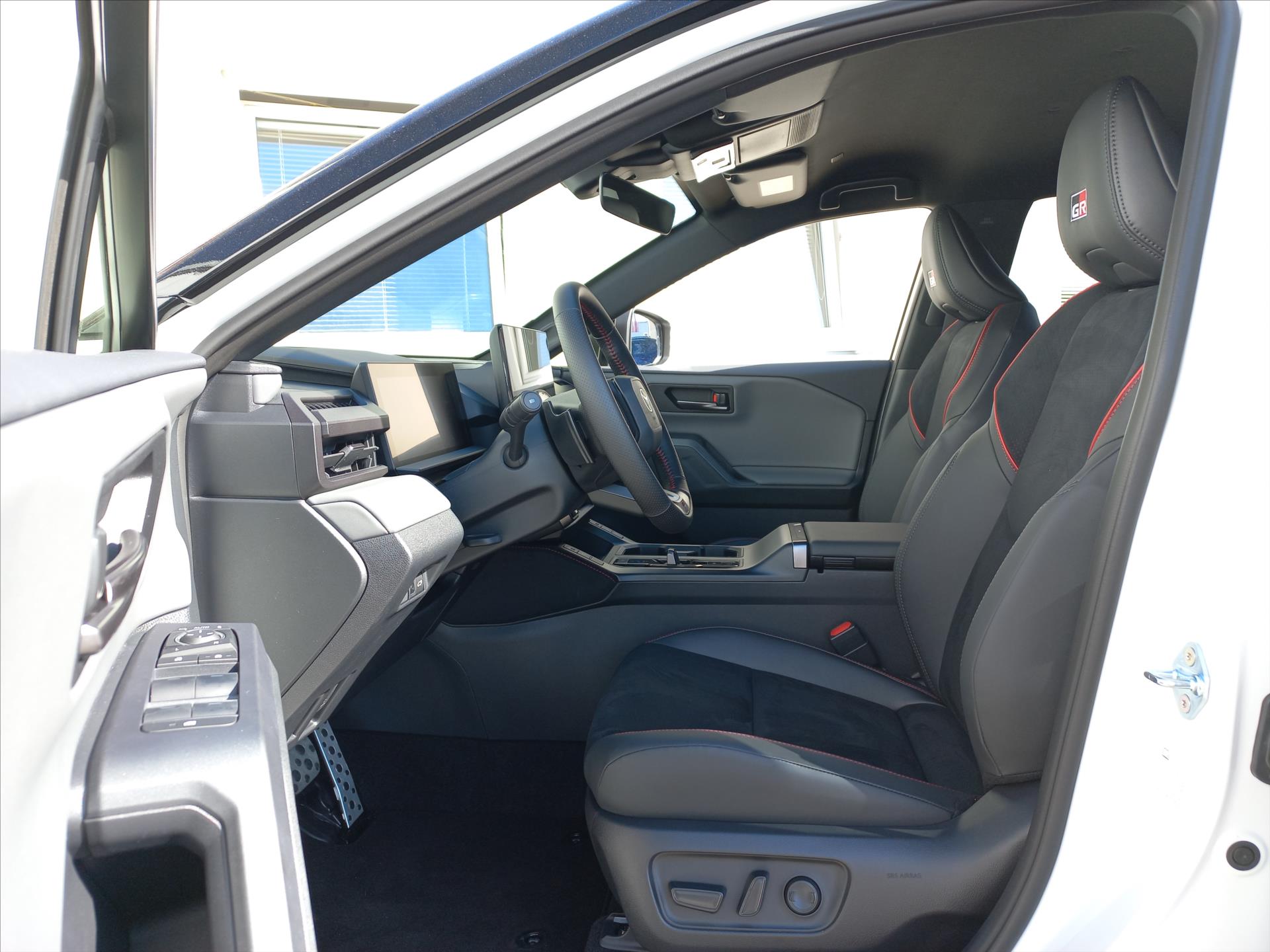 toyota-rav4-2-5-plug-in-hybrid-e-cvt-i-awd-309k-gr-sport - 7
