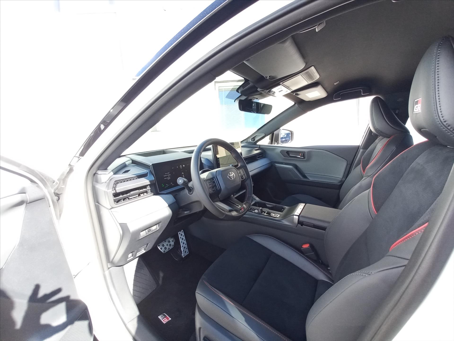 toyota-rav4-2-5-plug-in-hybrid-e-cvt-i-awd-309k-gr-sport - 8