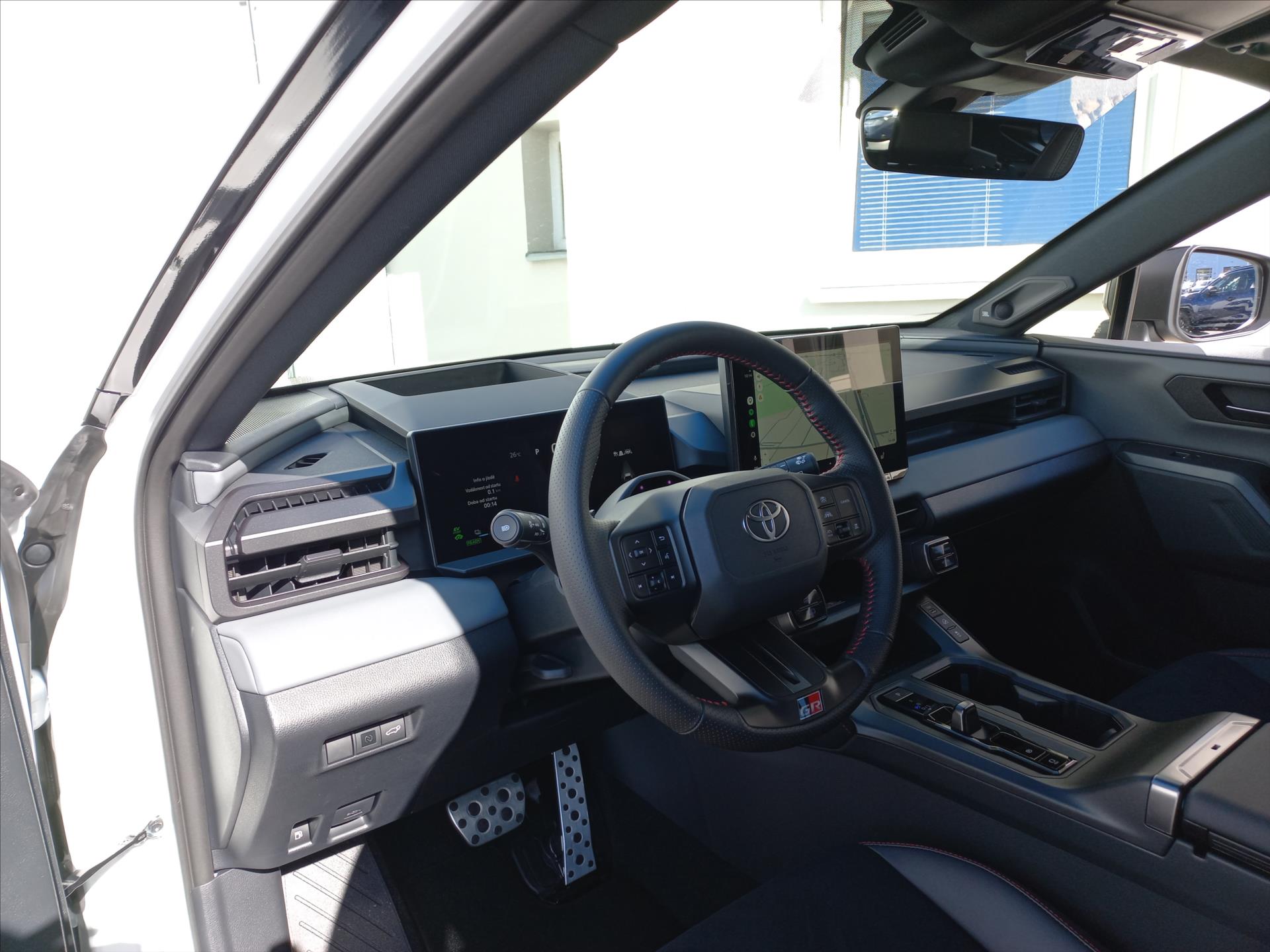 toyota-rav4-2-5-plug-in-hybrid-e-cvt-i-awd-309k-gr-sport - 9