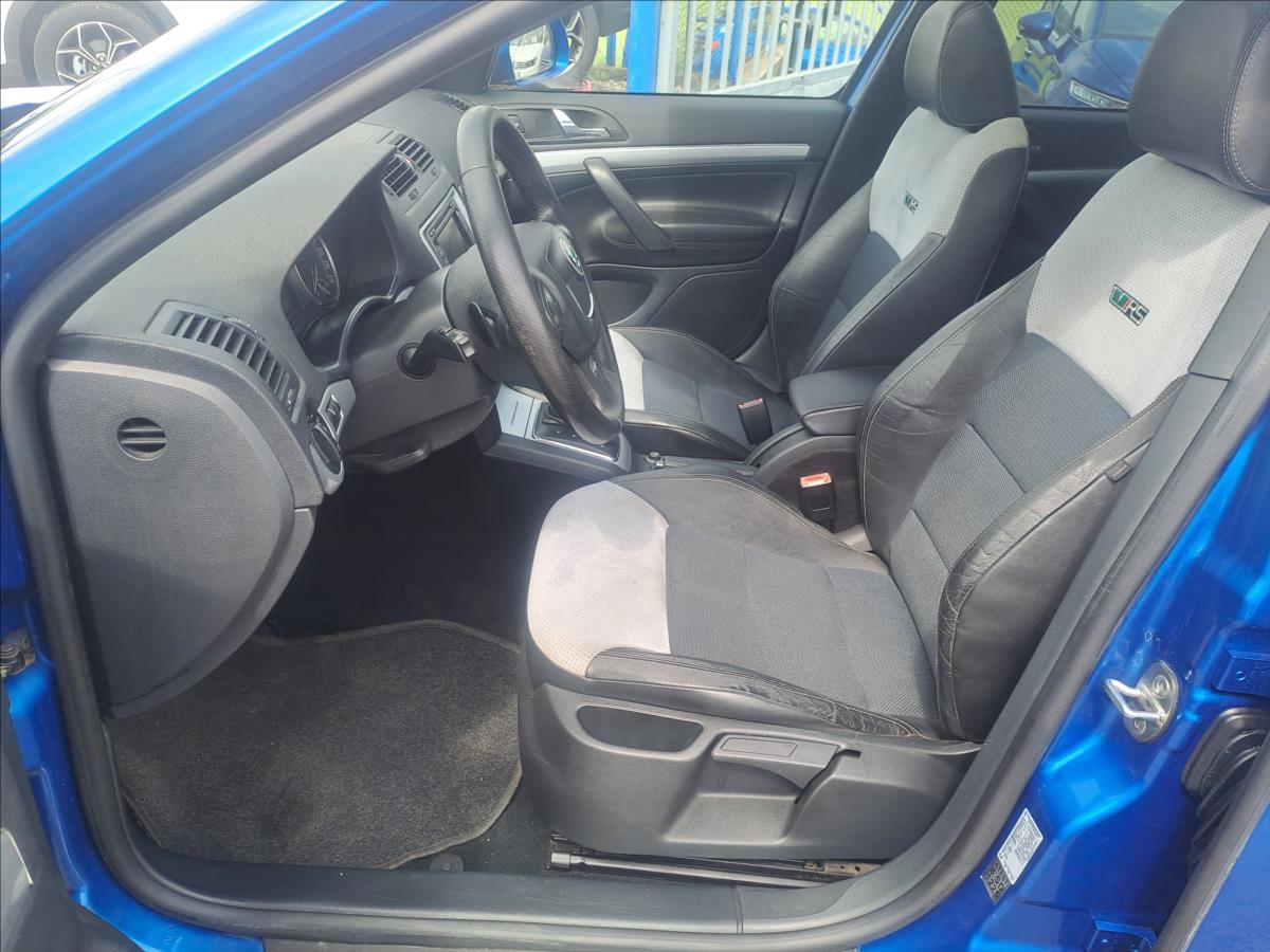 skoda-octavia-2-0-tdi-rs-dsg - 4