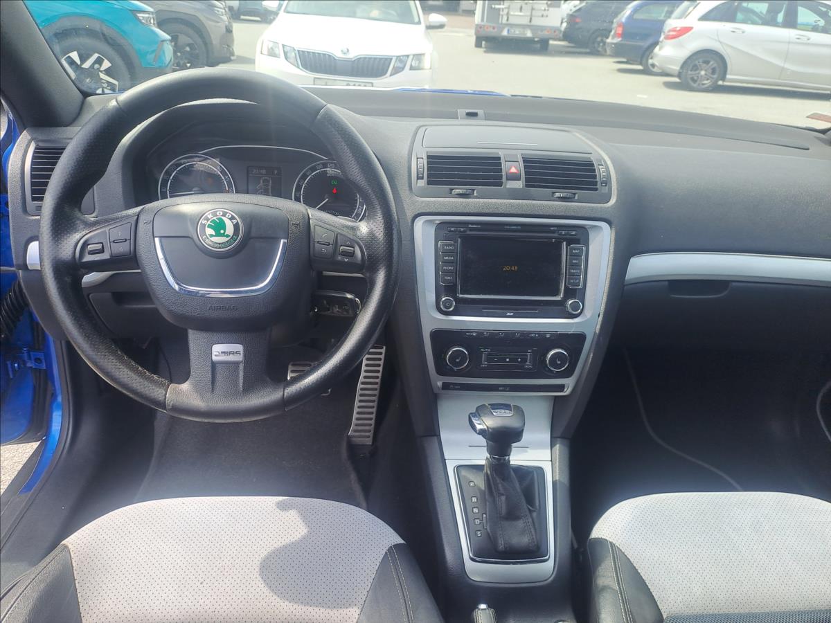 skoda-octavia-2-0-tdi-rs-dsg - 8