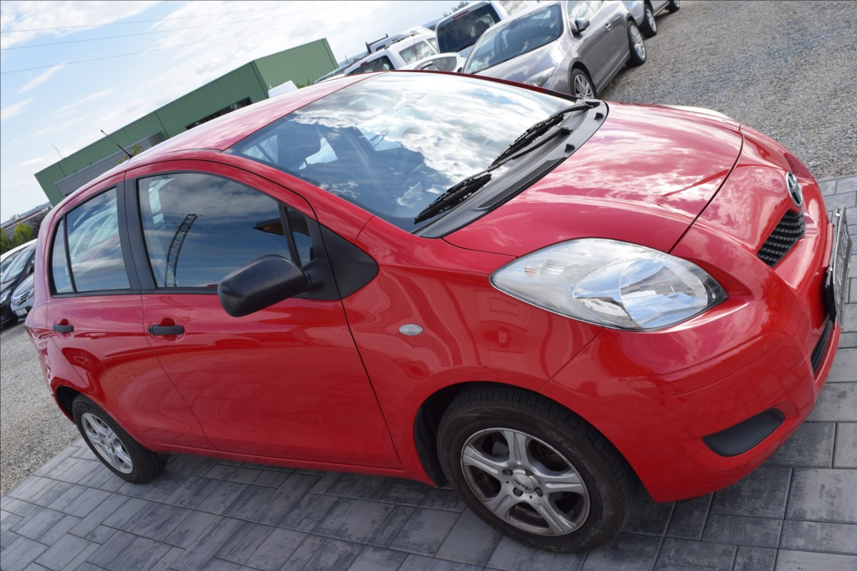 toyota-yaris-1-0-i-51kw-zad-park-senzory - 3
