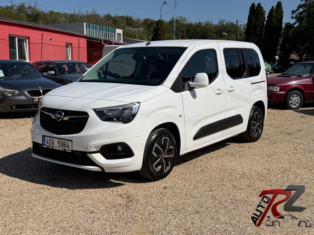 Opel Combo 1.2TURBO 81KW*TOP VÝBAVA*