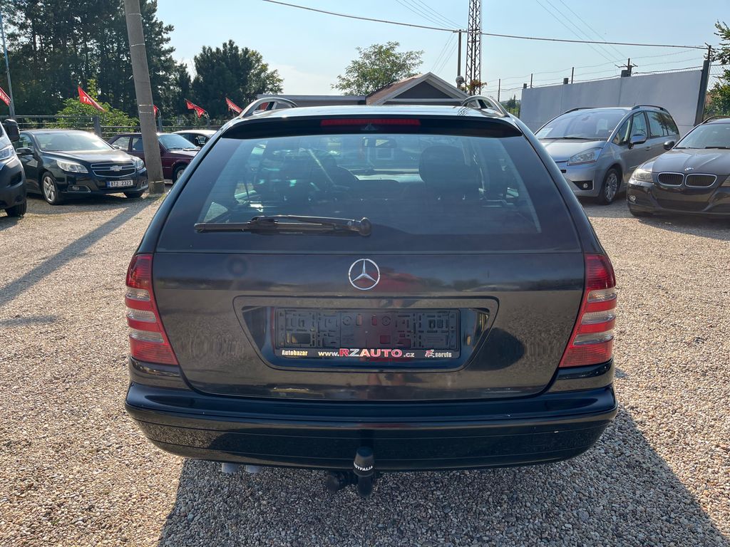 mercedes-benz-tridy-c-c-220-cdi-avantgarde - 3