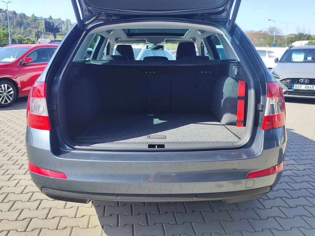 skoda-octavia-2-0-tdi-110kw-ambition - 8