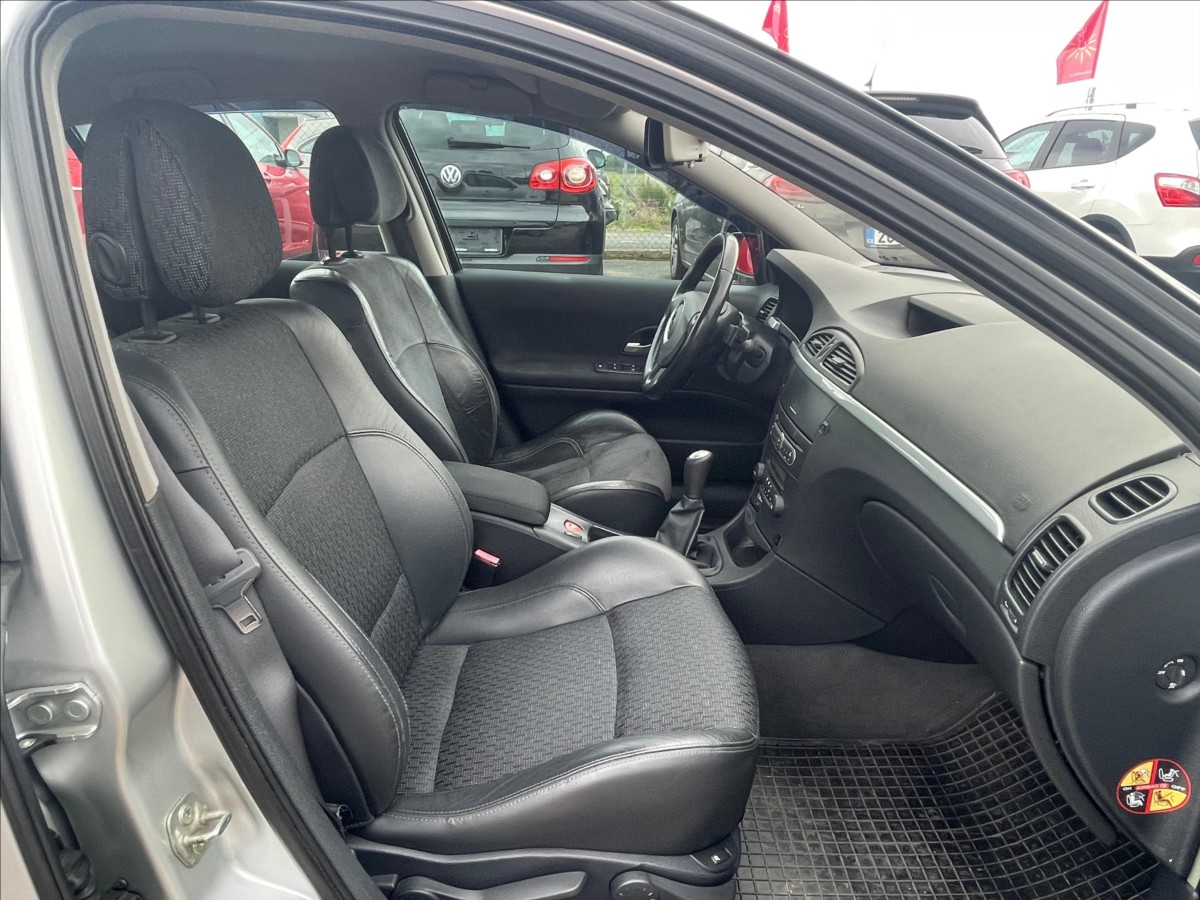 renault-laguna-2-0-16v - 9