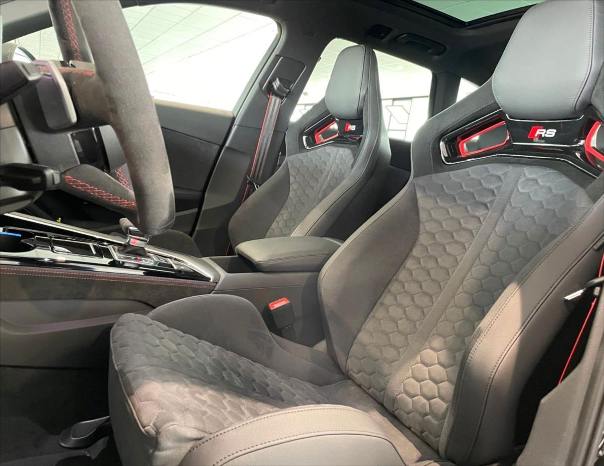 audi-rs-4-tfsi-competition-novy-vuz - 4