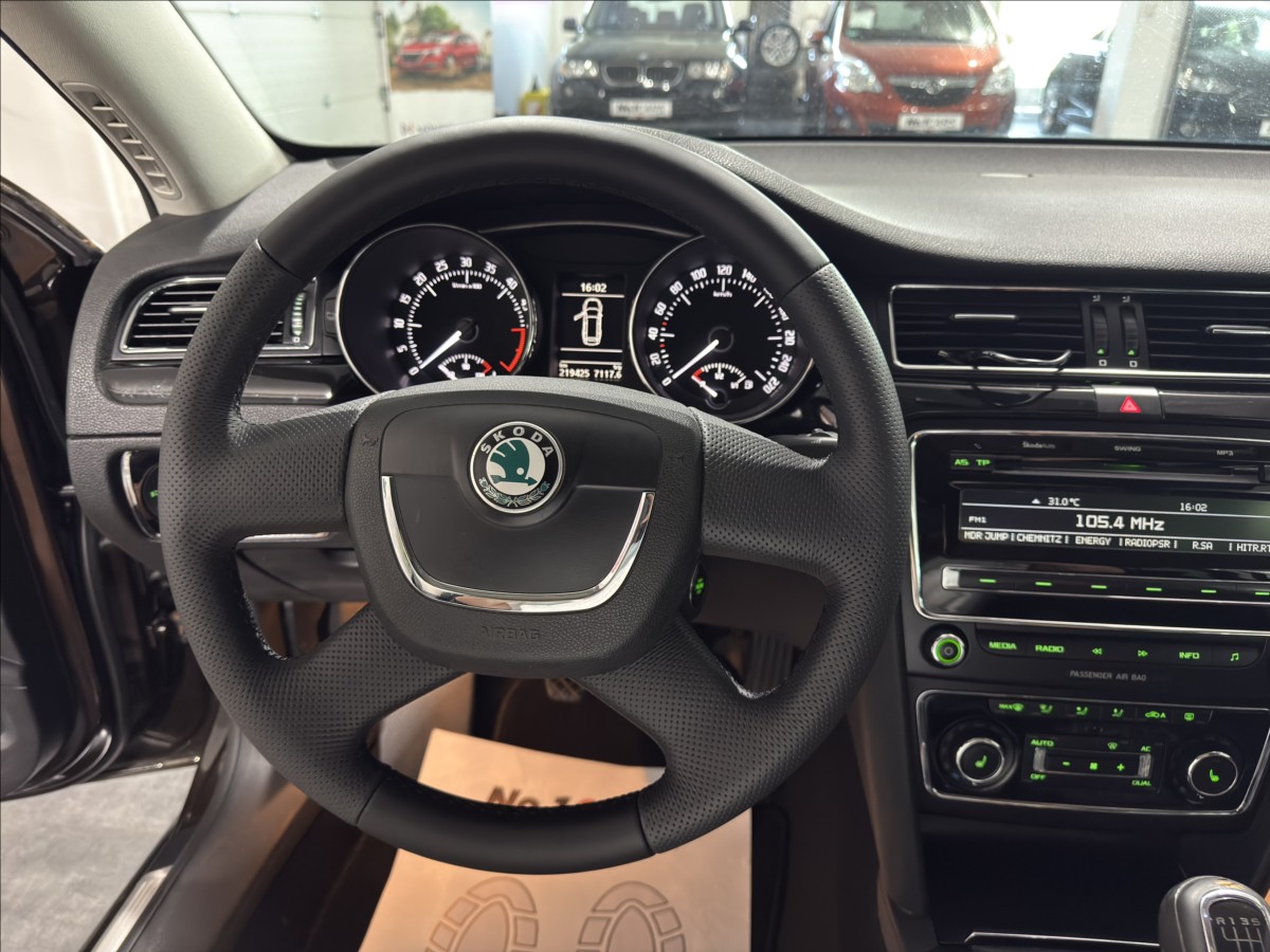 skoda-superb-2-0-tdi-4x4-125kw-elegance - 8
