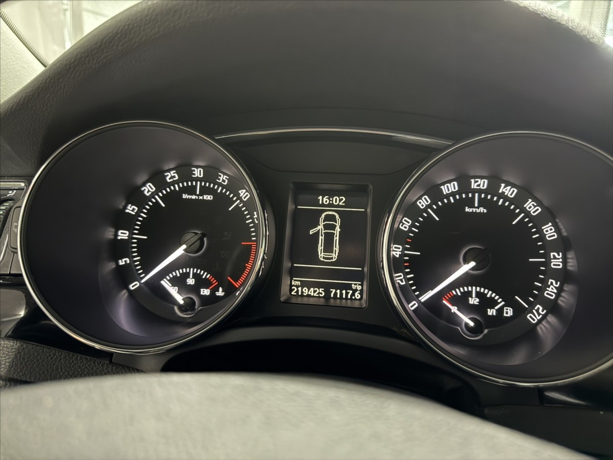 skoda-superb-2-0-tdi-4x4-125kw-elegance - 9