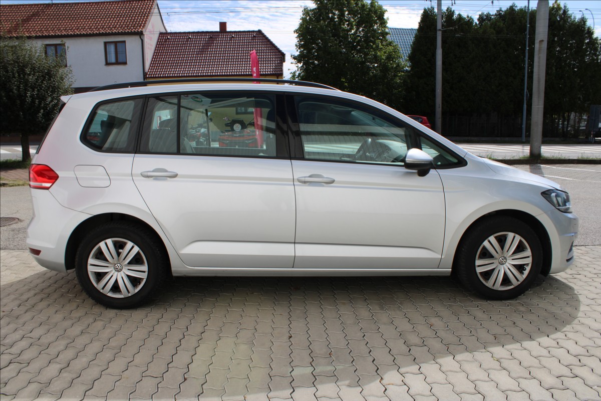 volkswagen-touran-1-2-tsi-81kw-pekny-stav - 2