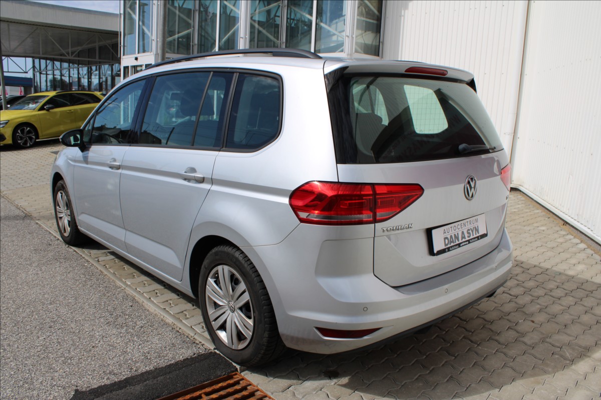 volkswagen-touran-1-2-tsi-81kw-pekny-stav - 3