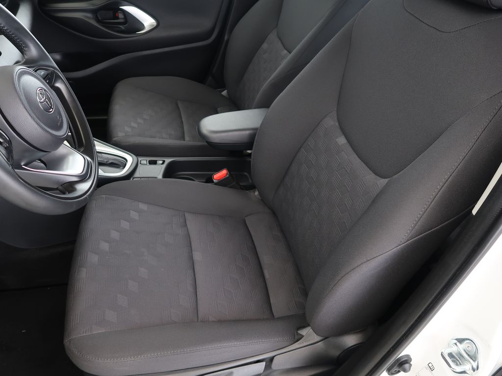 toyota-yaris-1-5-hybrid-e-cvt-comfort-cz-1maj - 8