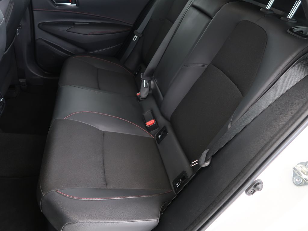 toyota-corolla-2-0hybrid-cz-1maj-gr-sport - 9
