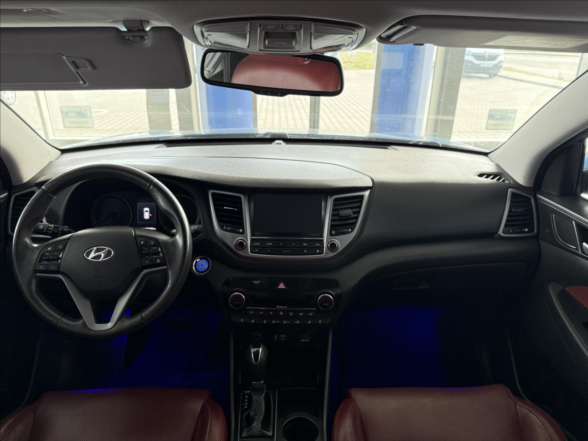 hyundai-tucson-2-0-crdi-136kw-4wd-serviska-cr - 8