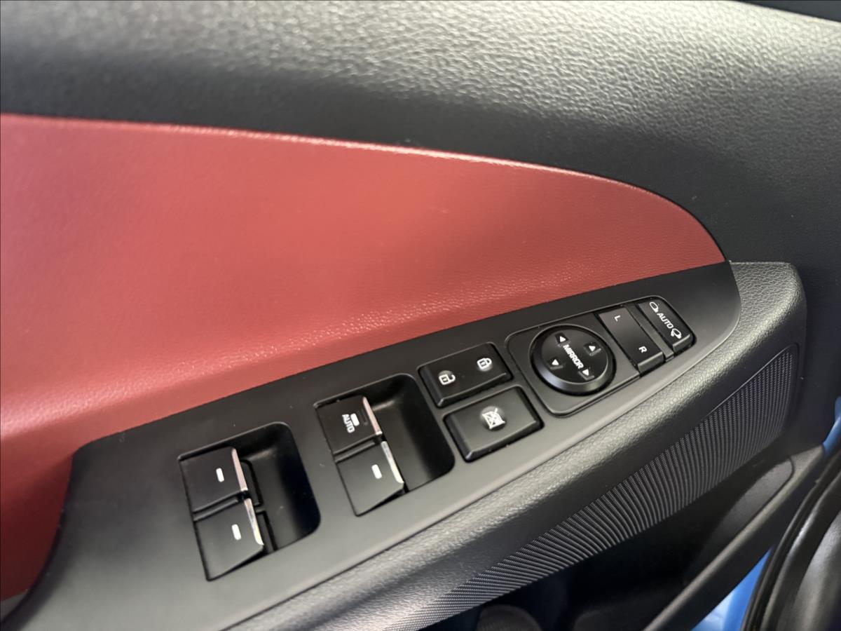 hyundai-tucson-2-0-crdi-136kw-4wd-serviska-cr - 9