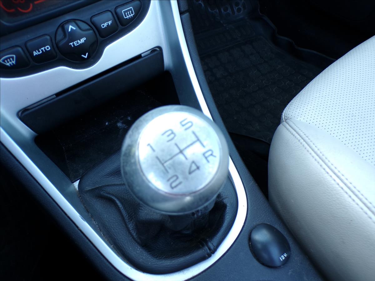 peugeot-307-2-0-cc-nova-stk - 9