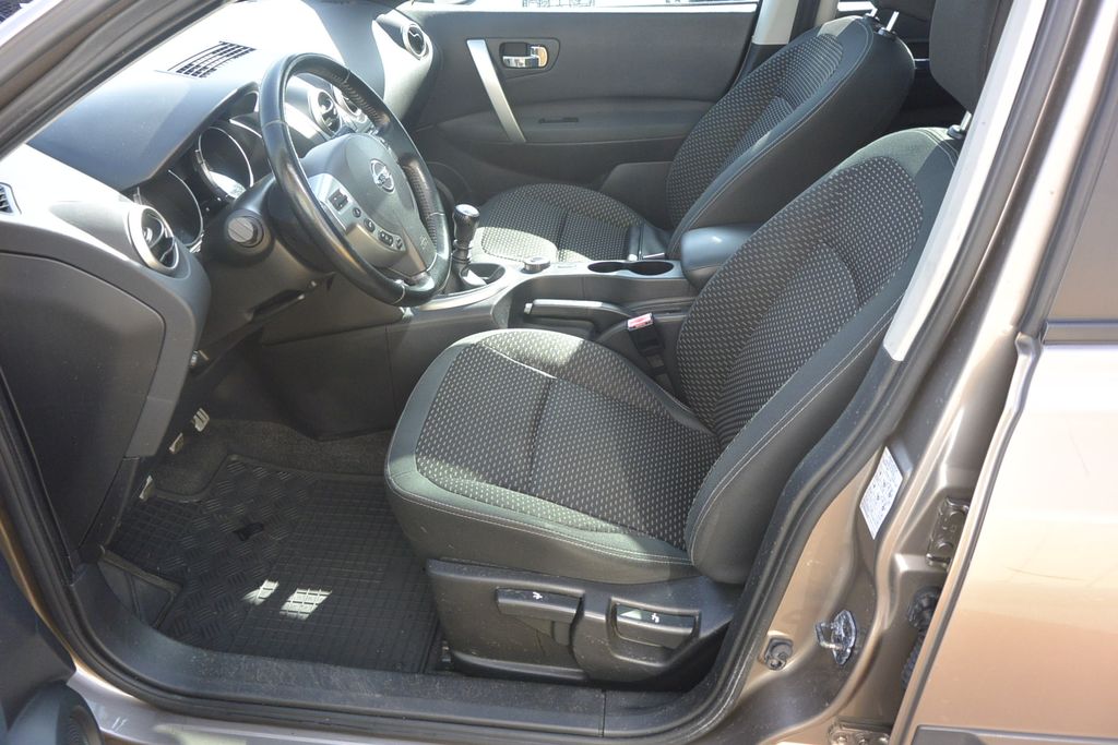 nissan-qashqai-2-0cdti-4wd-webasto-navi-p - 7