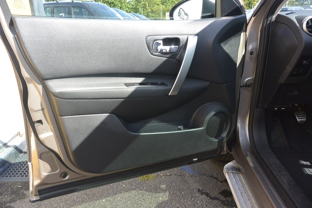 nissan-qashqai-2-0cdti-4wd-webasto-navi-p - 8