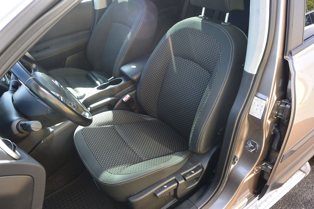 nissan-qashqai-2-0cdti-4wd-webasto-navi-p - 9