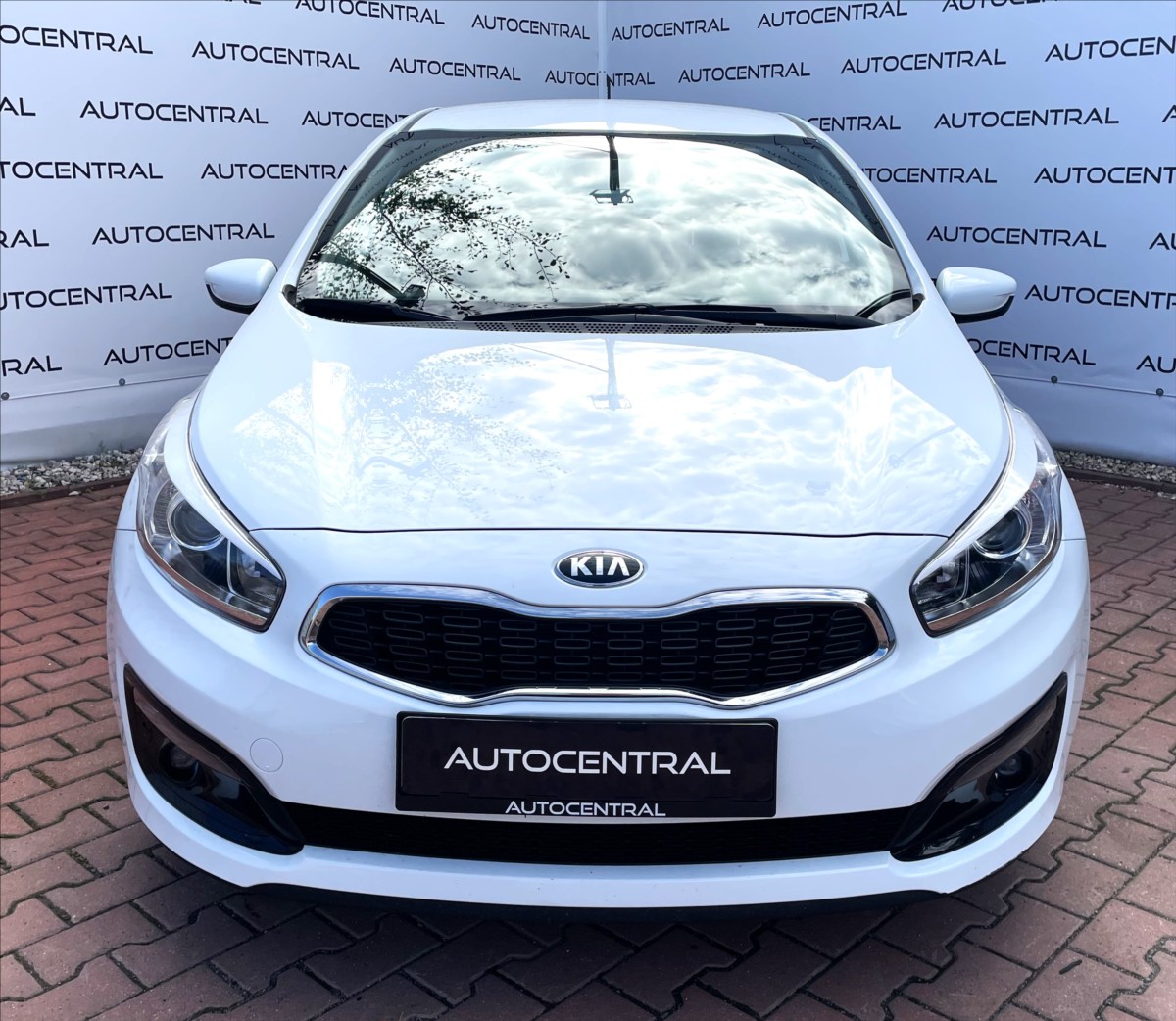 kia-ceed-1-4-i-po-servisu-cr - 1