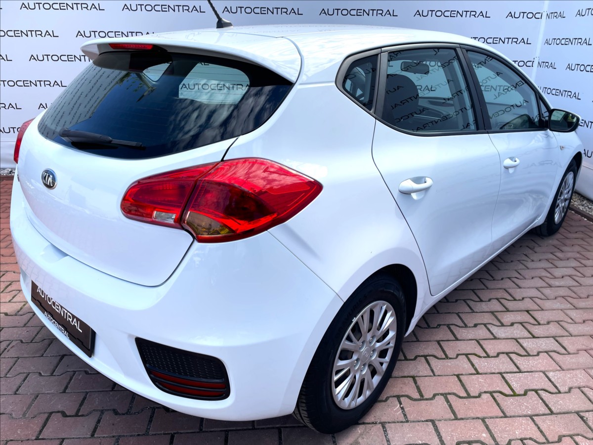 kia-ceed-1-4-i-po-servisu-cr - 8