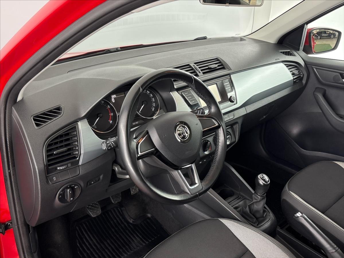 skoda-fabia-1-0-tsi-ambition-plus-panorama - 5