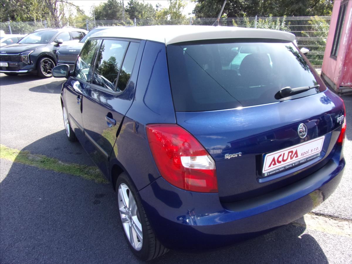 skoda-fabia-1-4-16v-sport-63kw - 4