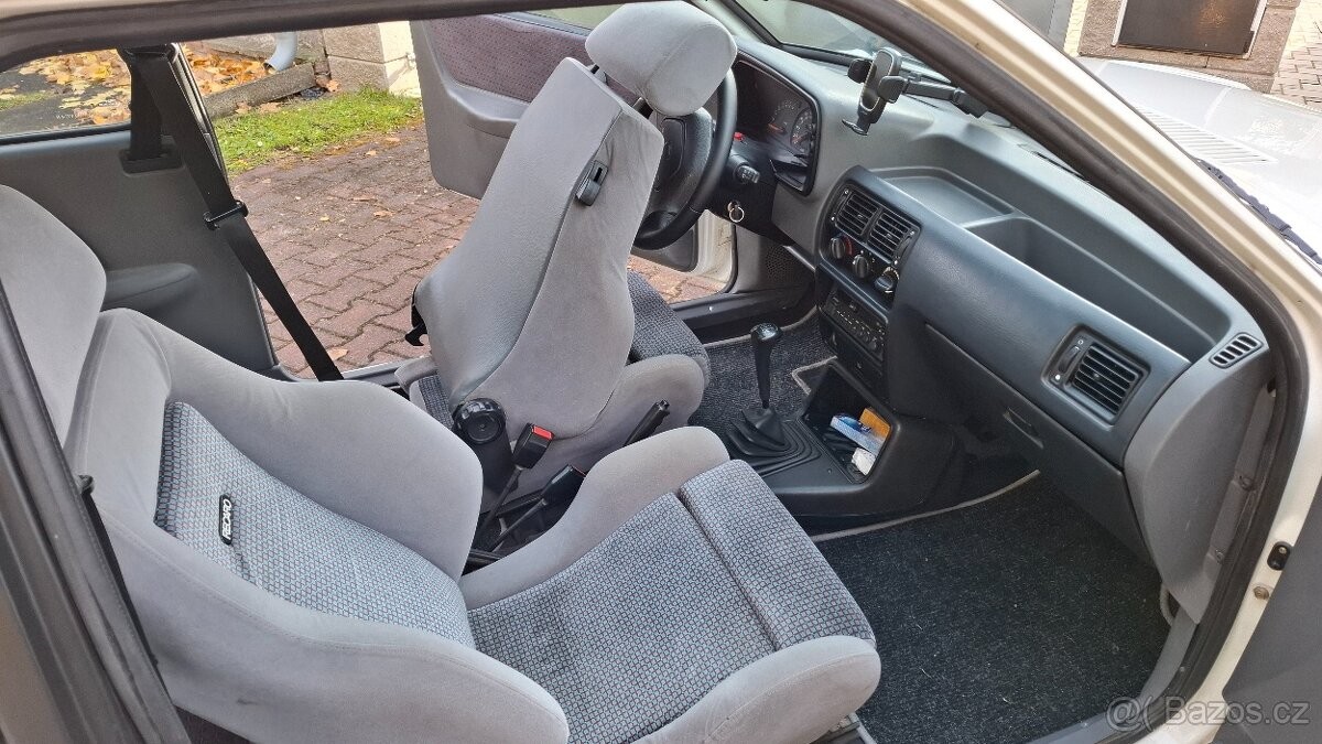 ford-escort-xr3i - 6