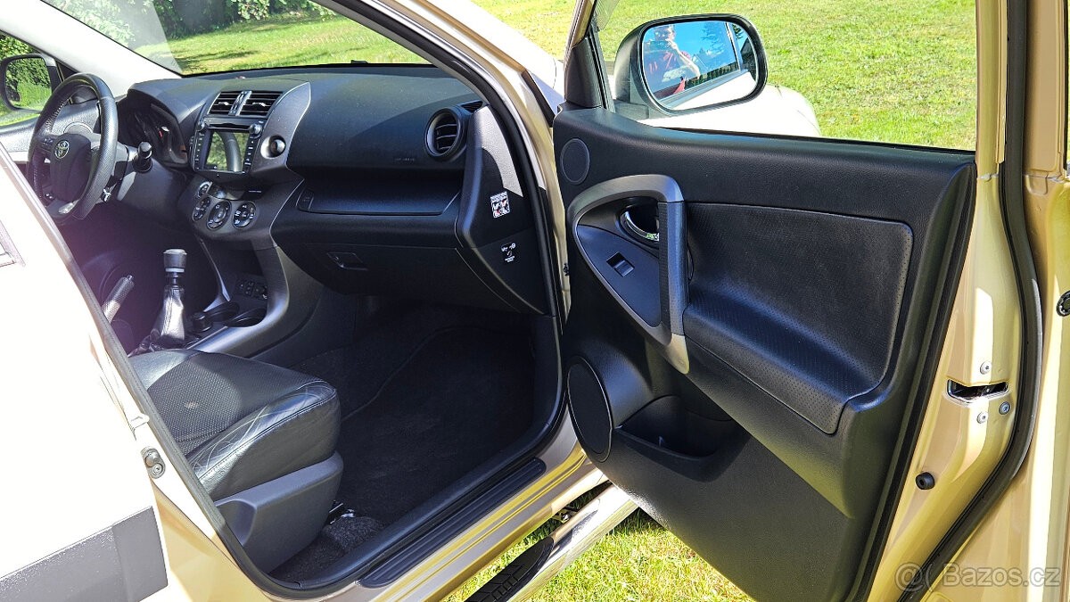 toyota-rav4-2-0-4x4-lpg-116-kw-kuze-tazne - 8